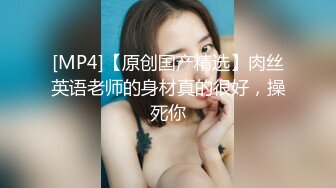 20岁宝妈挤奶：老公我难受死了，我下面洗的很干净，要不你帮我舔一下好不好。婴儿在怀里被老公强行啪啪！